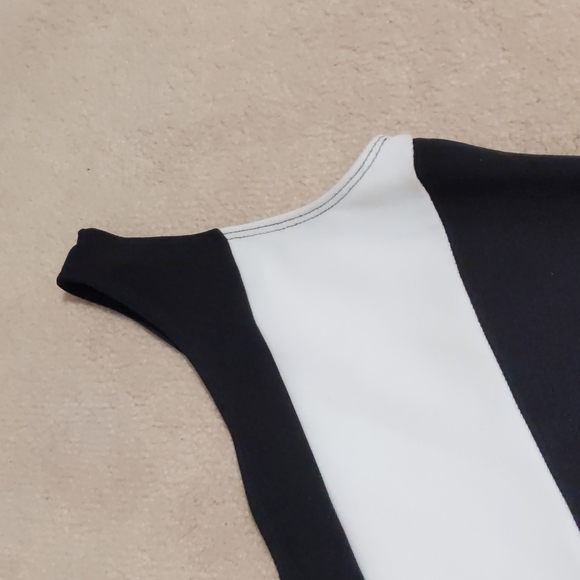 Black and white one shoulder Guess dress - Picture 3 of 4